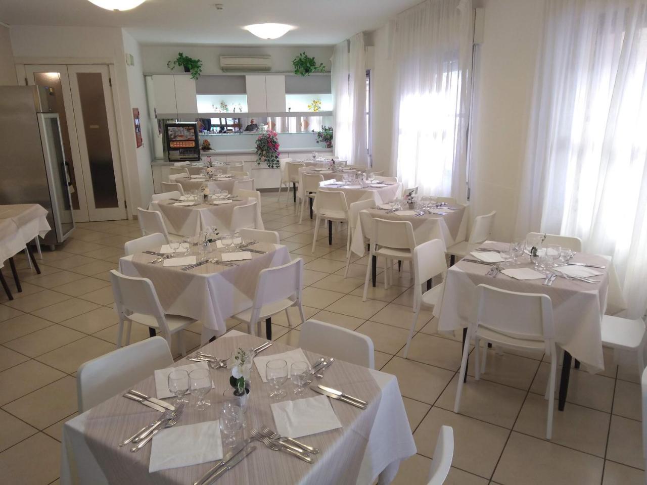 Hotel La Bella Vita Rimini Luaran gambar