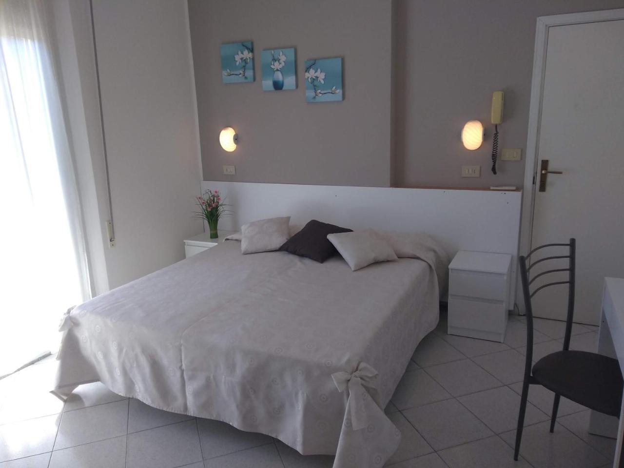 Hotel La Bella Vita Rimini Luaran gambar