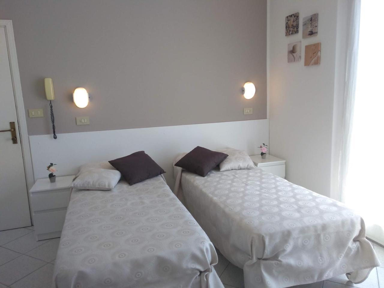 Hotel La Bella Vita Rimini Luaran gambar