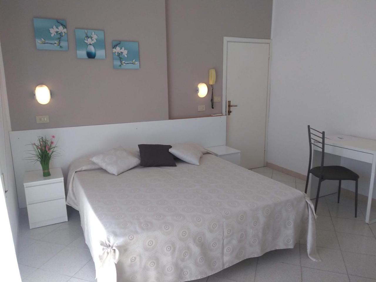 Hotel La Bella Vita Rimini Luaran gambar