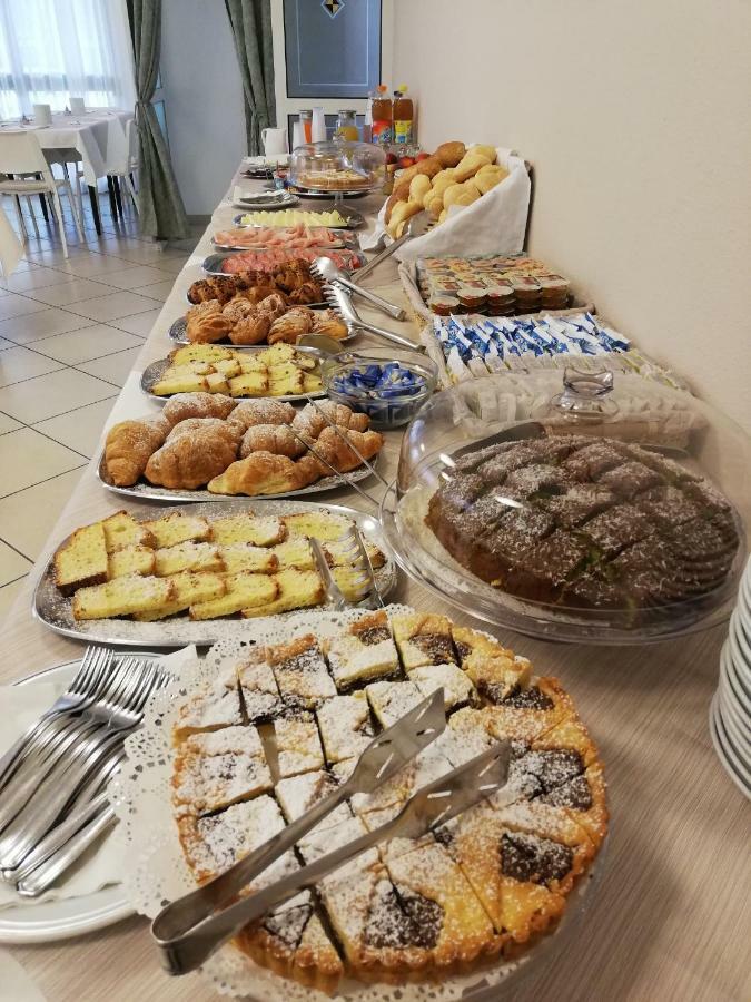 Hotel La Bella Vita Rimini Luaran gambar